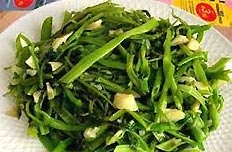 Món rau muống xào tỏi ở nhà hàng thật hấp dẫn: xanh mướt, giòn, ngọt, thơm… Để cũng nấu được như vậy, bạn hãy áp dụng một số bí quyết sau: